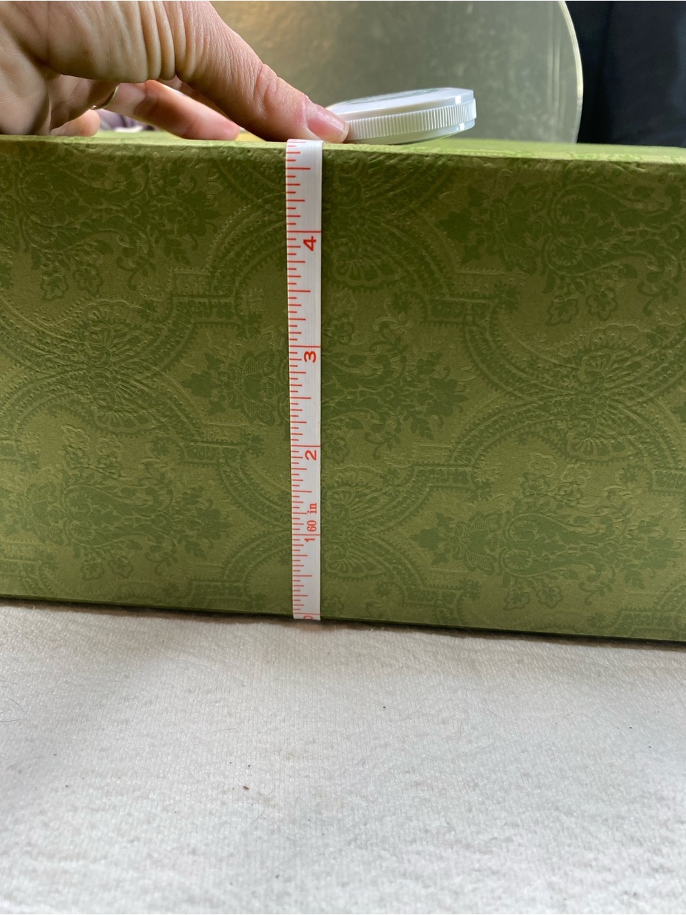 Gucci Gift Box with Ribbon - Picture 7 of 8
